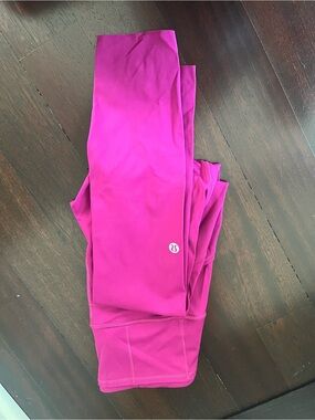 lululemon athletica women's Fuchsia Athletic Leggings- raw hem 25"